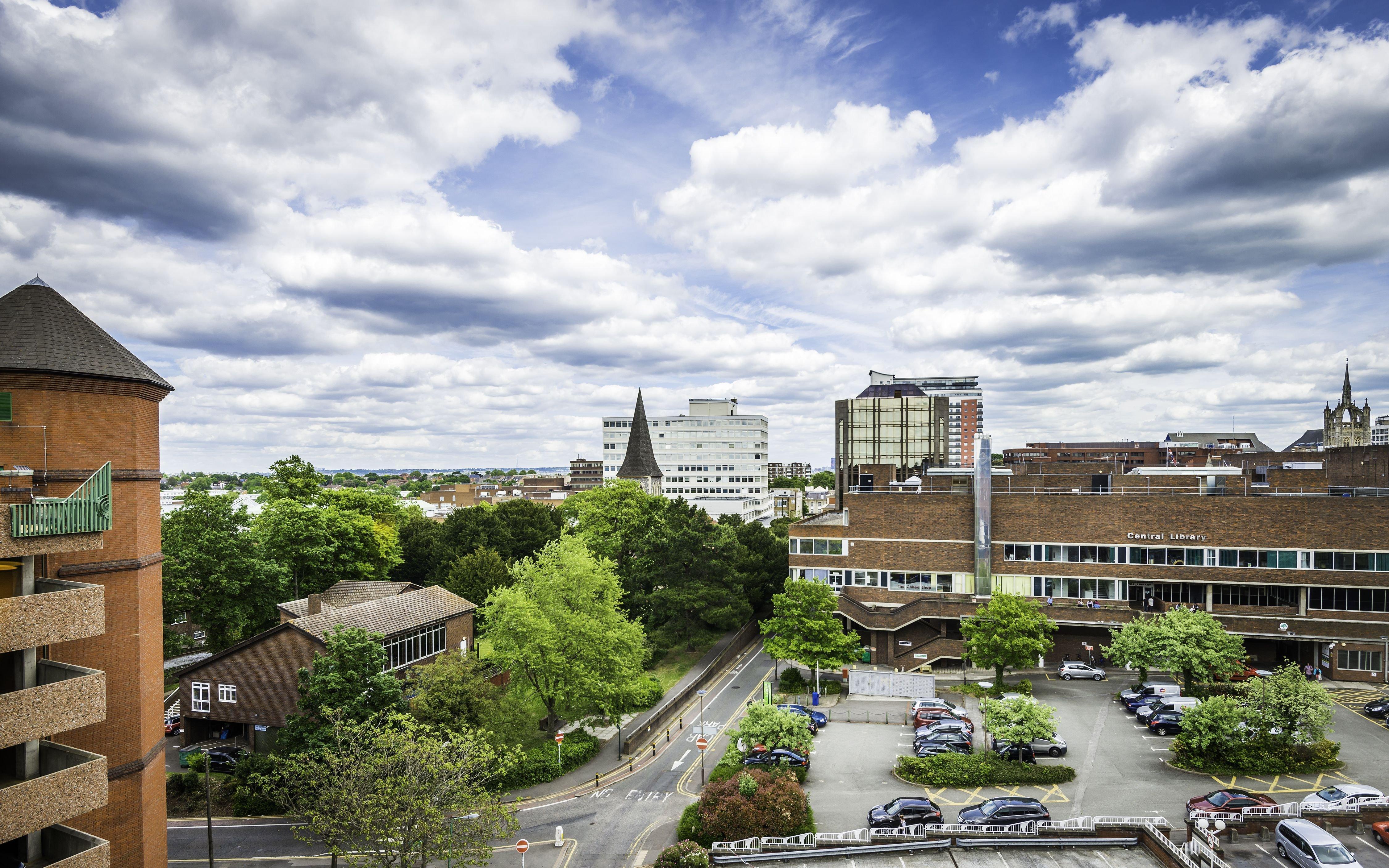 Hotel London Sutton By Ihg 4*