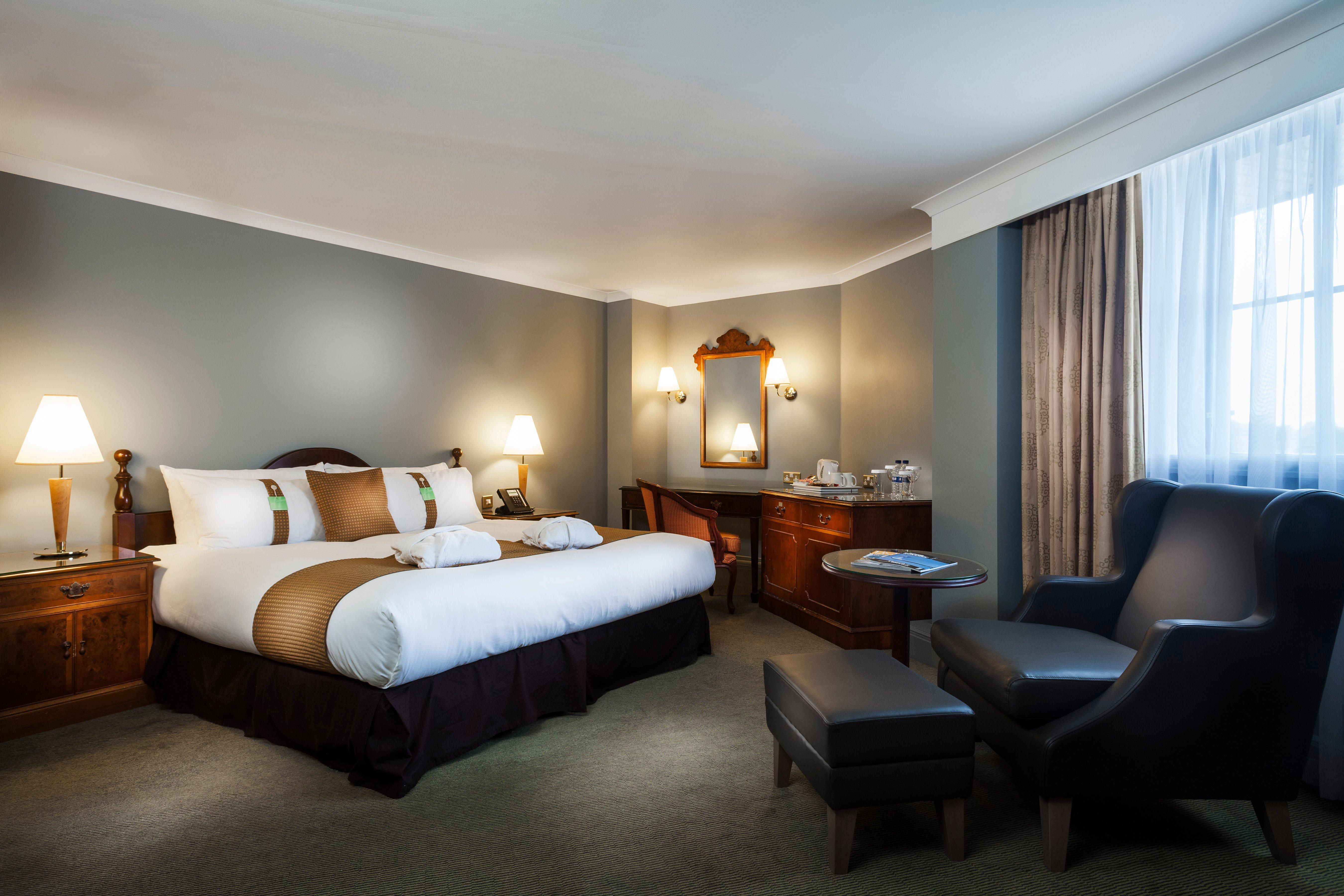 Hotel London Sutton By Ihg 4*
